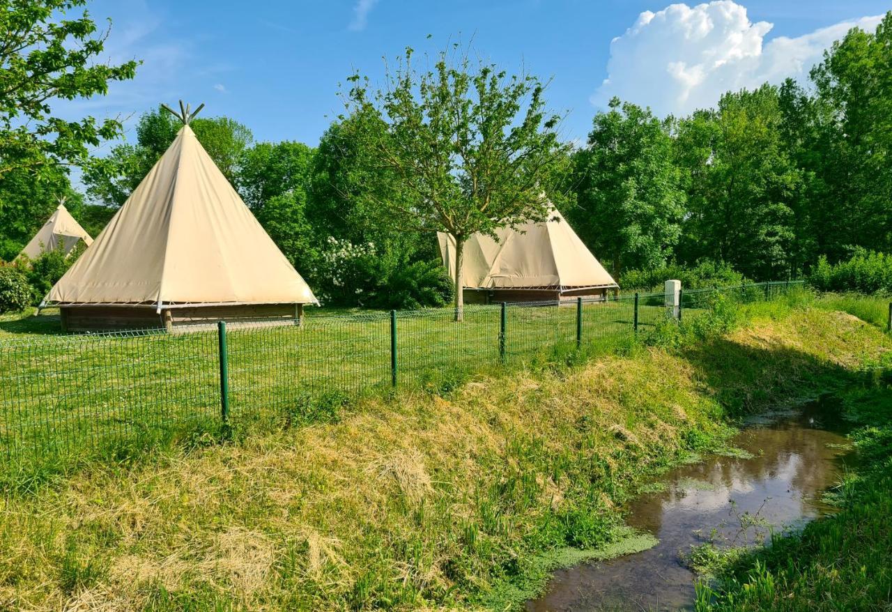 Resort & Camping - Val De Braye Besse-sur-Braye Экстерьер фото